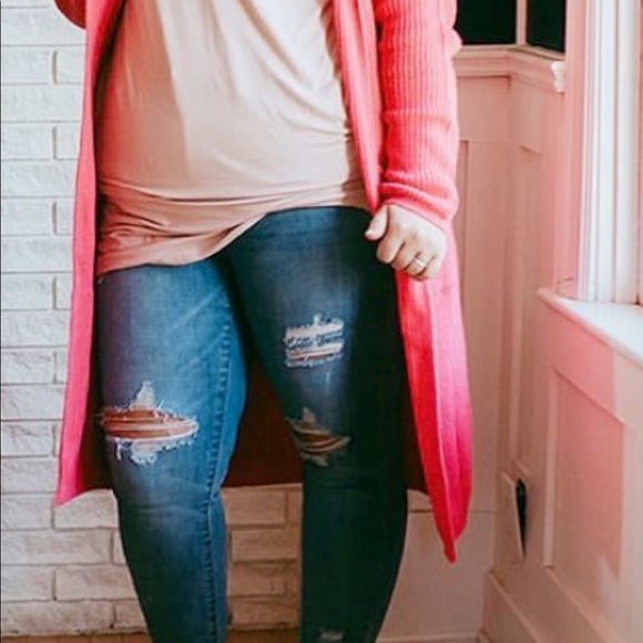 Sweet Jolie pink maxi cardigan - Picture 2 of 5